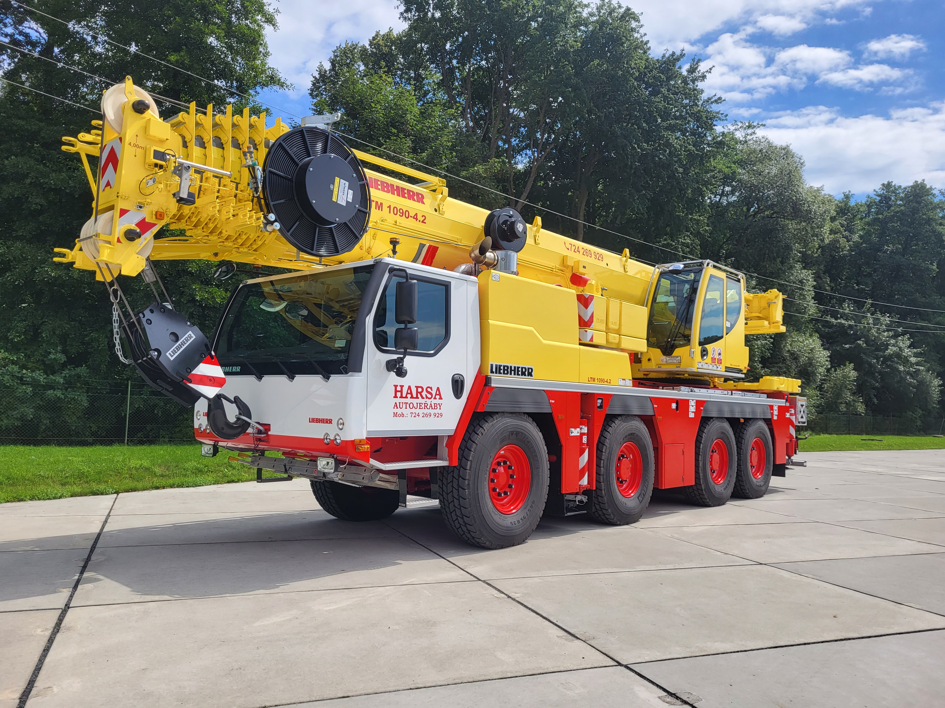 Liebherr LTM 1090-4.2 Harsa